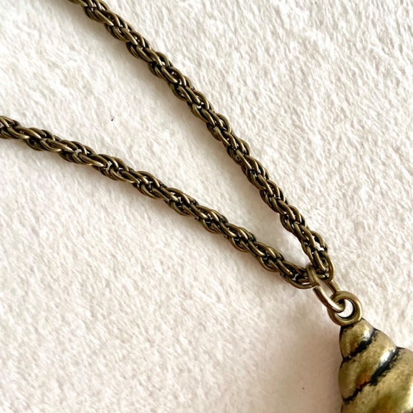 Brass Chain Necklace/w Brass Shell Pendant - Picture 3 of 16